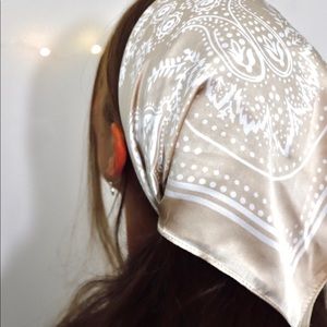 ✰ Vintage Pearl Silk Scarf/Bandanna ✰